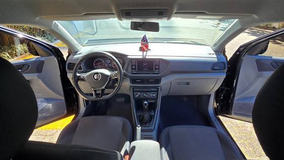 VOLKSWAGEN T-CROSS 1.0 200 TSI TOTAL FLEX AUTOMÁTICO VOLKSWAGEN T-CROSS 1.0 200 TSI TOTAL FLEX AUTOMÁTICO